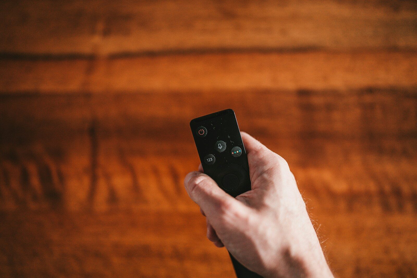 Scopri di più sull'articolo Scatti con autoscatto e telecomando: tecniche creative per foto impressionanti