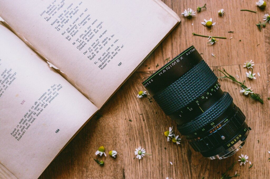 Learn Photography Book: The Ultimate Guide for Beginners and Advanced Users